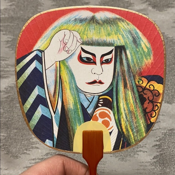 Pair of paddle decorative theatrical makeup fans - Picture 6 of 6